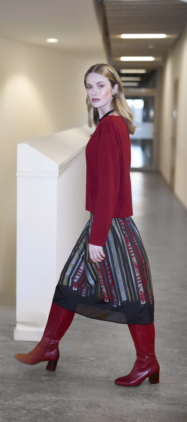 Pullover OLOVA O 24 304 Col. 39 Skirt LAFOLKORO W LLW 13 542 Col. 456